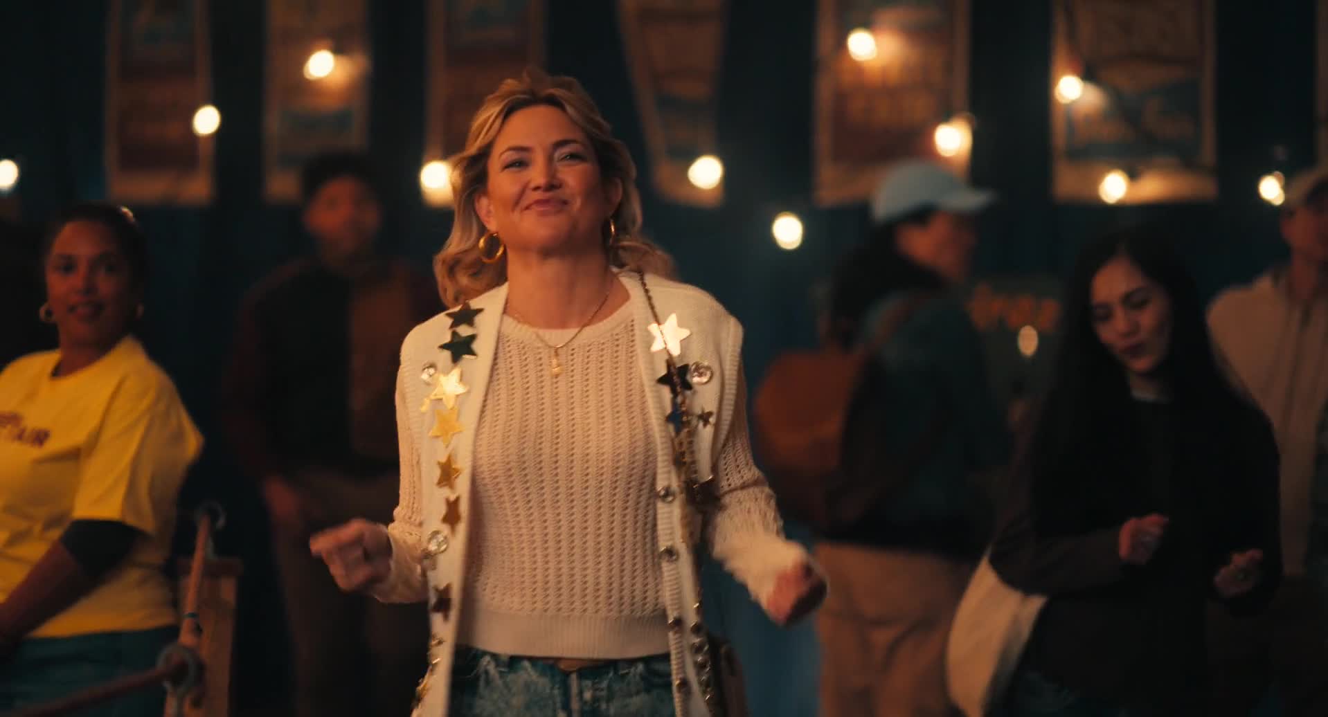 Smutný song   Song Sung Blue 2025 1080p WEBRip x264 AAC5 1 CZ titulky mp4