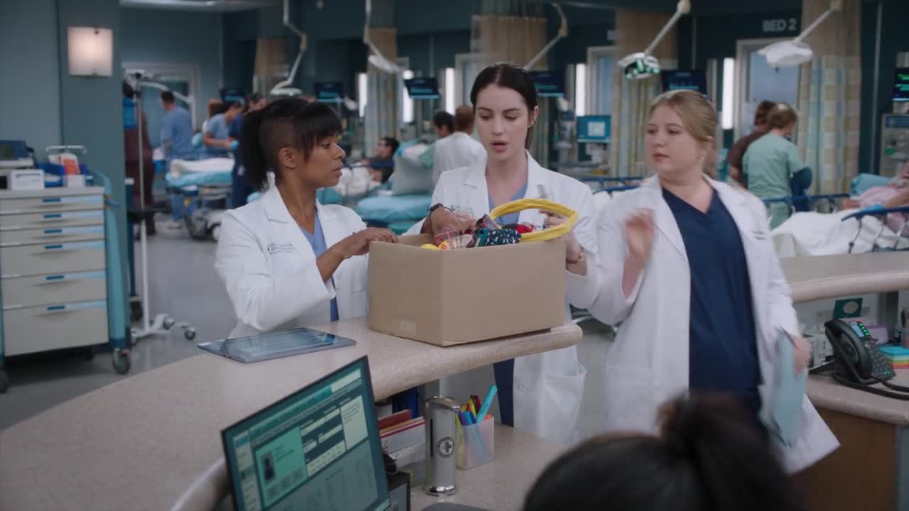 Chirurgové   Greys Anatomy S22E06 720p x264 FENiX mkv