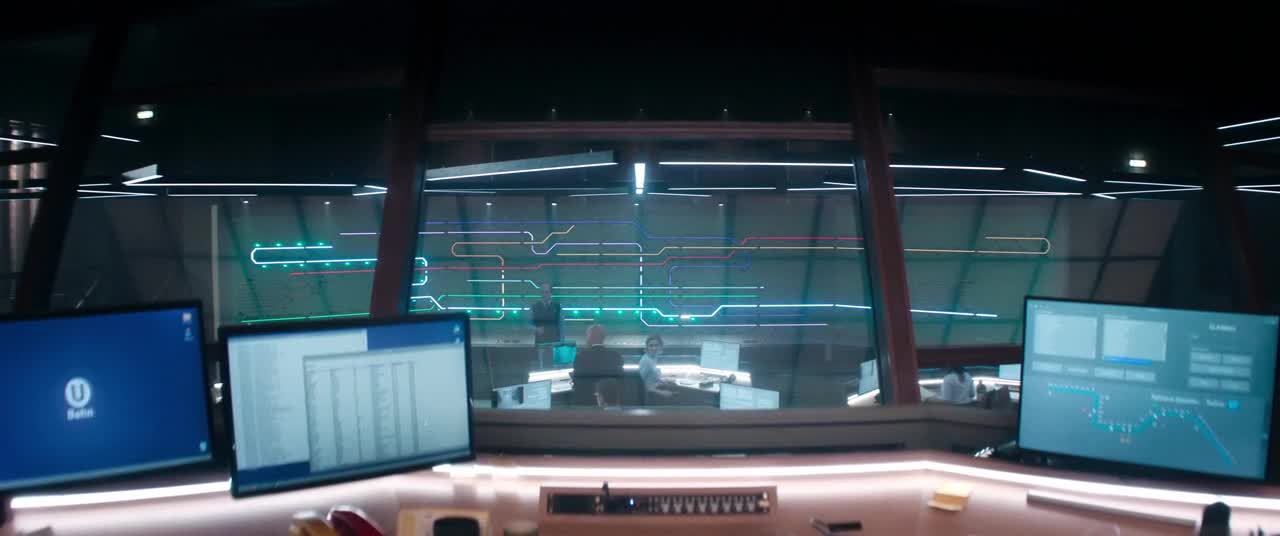 Únos letadla   Hijack S02E04 720p x264 FENiX CZ titulky mkv