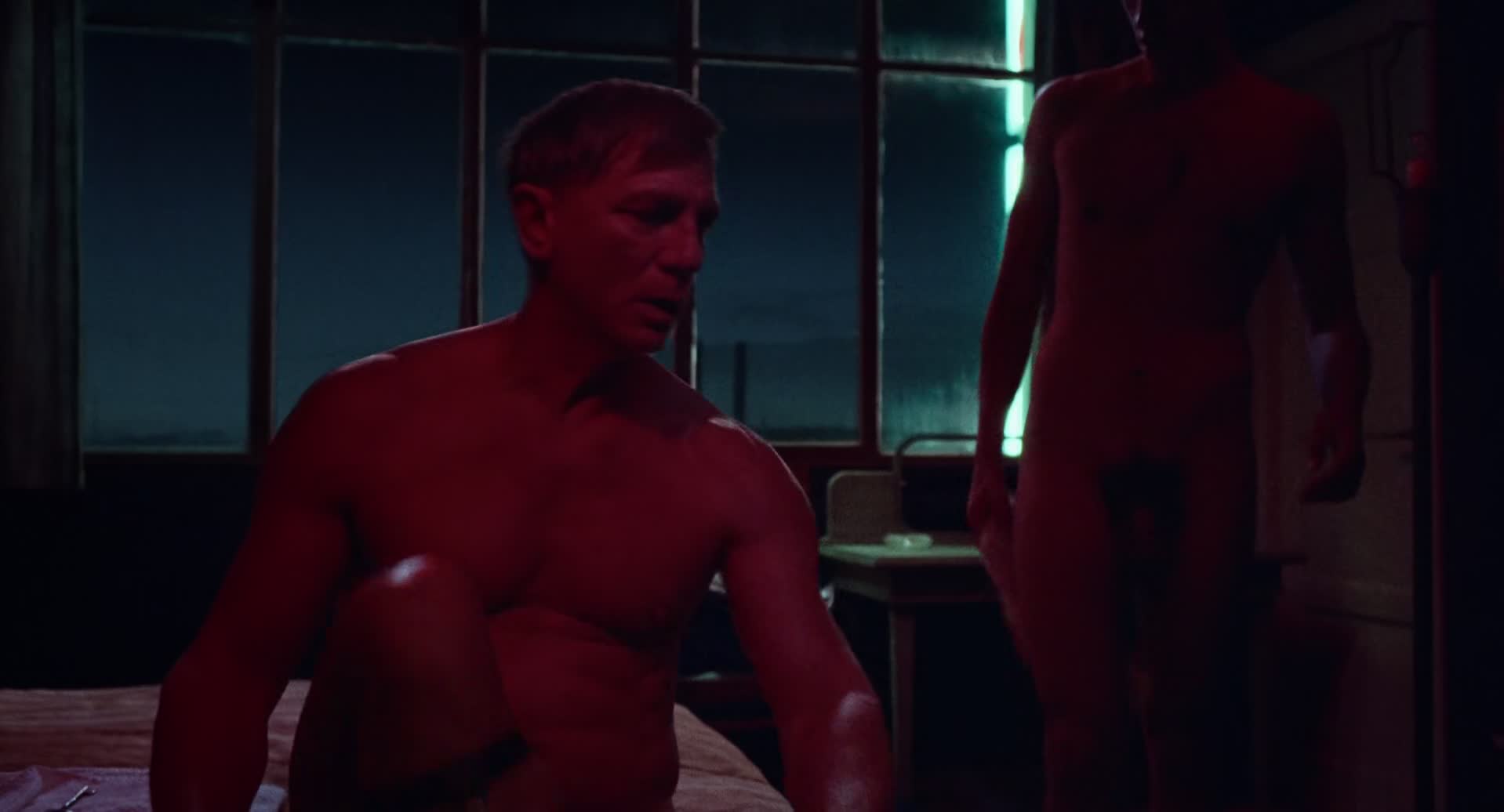 Queer 2024 1080p WEBRip x265 10bit AAC5 1 CZ titulky mp4