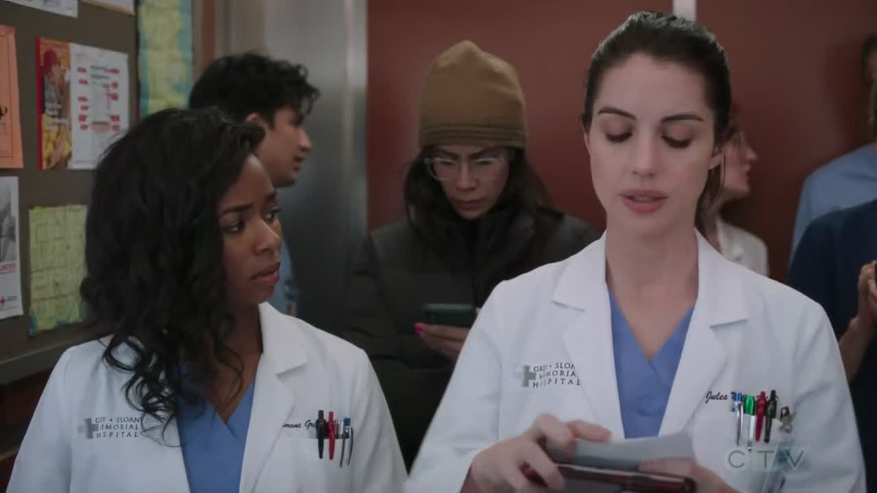 Chirurgové   Greys Anatomy S22E13 720p HEVC x265 MeGusta mkv