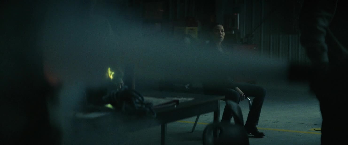 Smoke 2025 S01E04 720p ATVP WEB DL DDP5 1 Atmos H 264 FLUX CZ titulky mkv